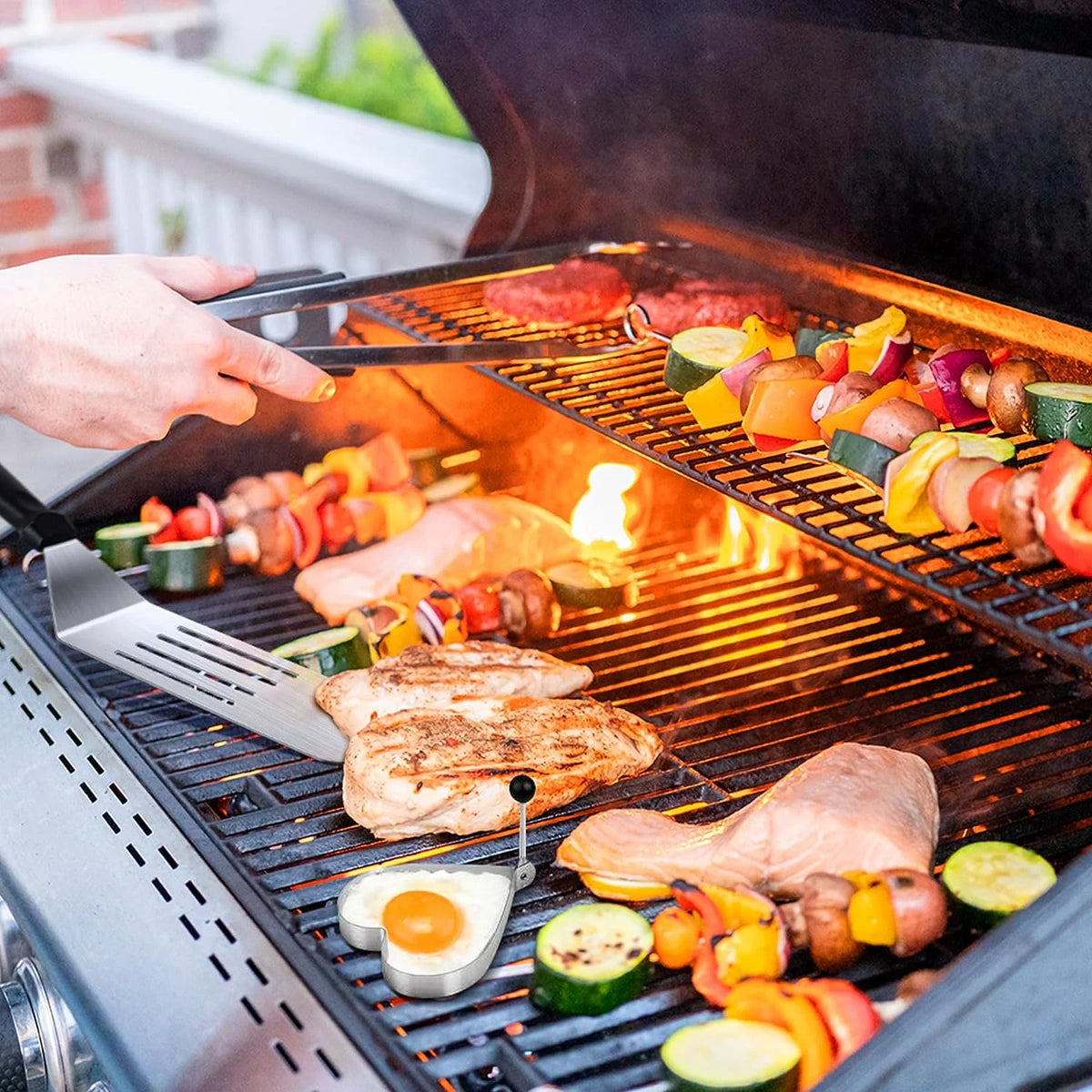 137 Flat Top Grill Accessories Kit with Spatula, Basting Cover, Scraper, Bottle, Tongs, Egg Rings & Carry Bag R52363