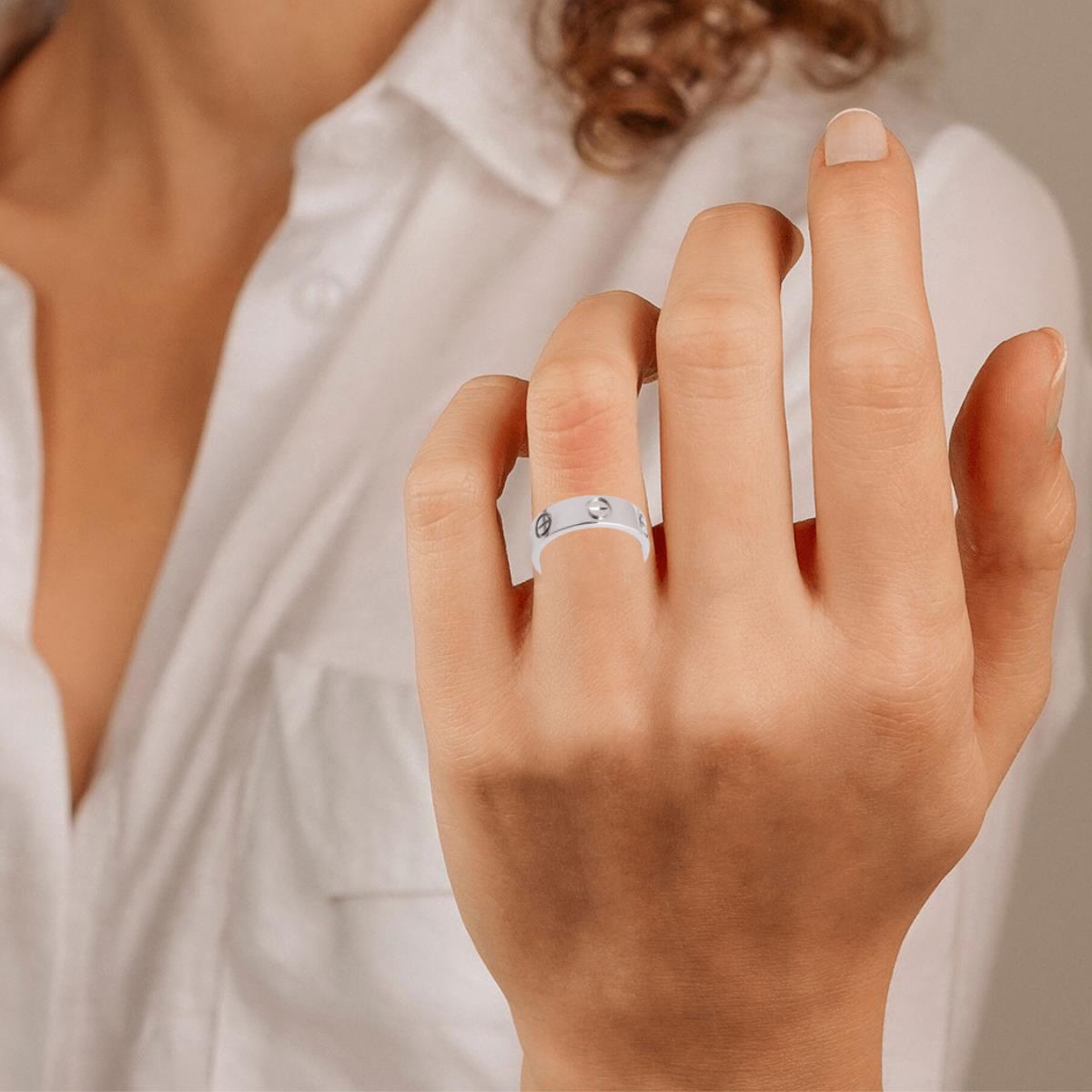 Platinum Love Ring H33120