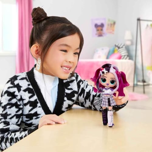 Fashion Doll with 15 Surprises and Accessories O417633