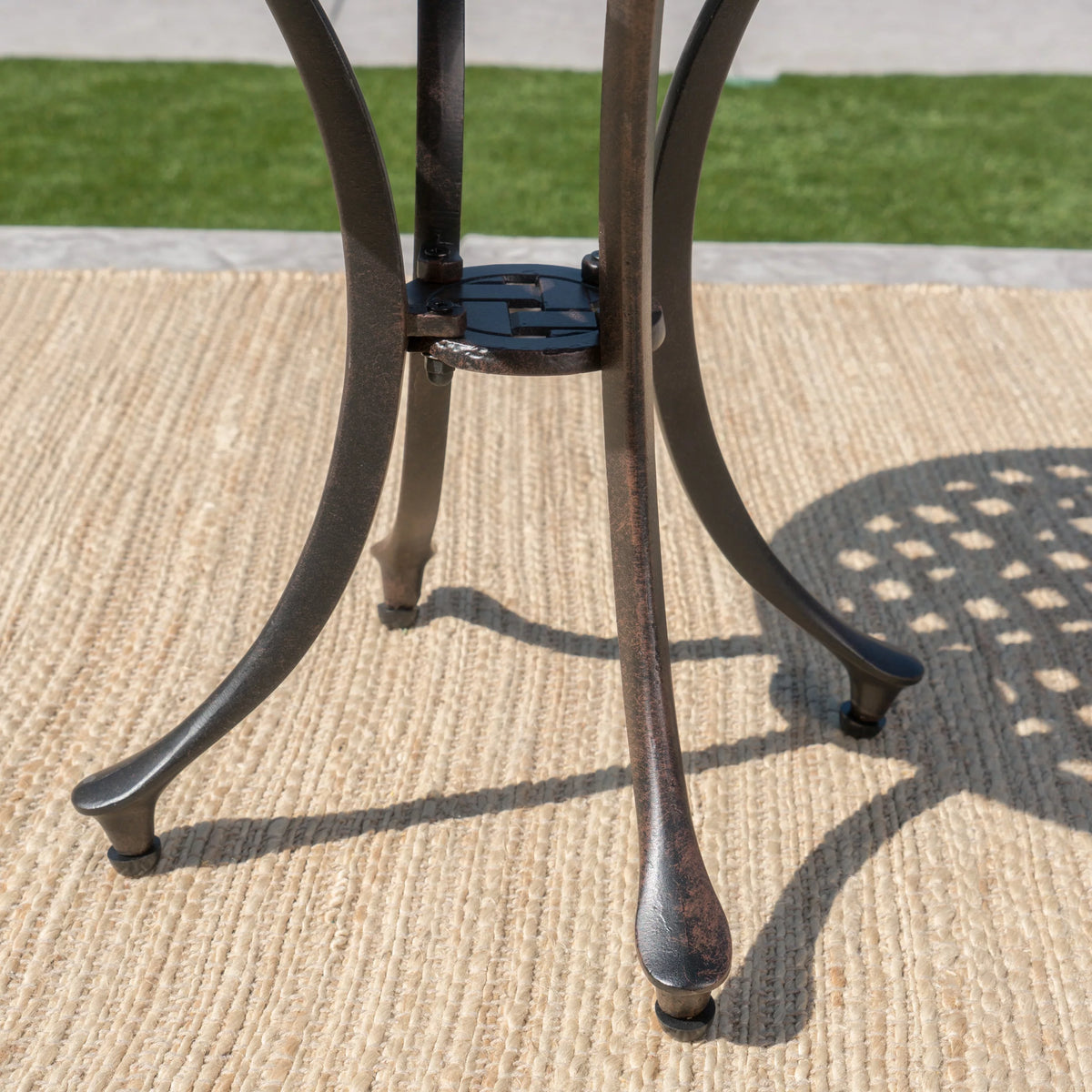 Cast Aluminum Side Table F851707
