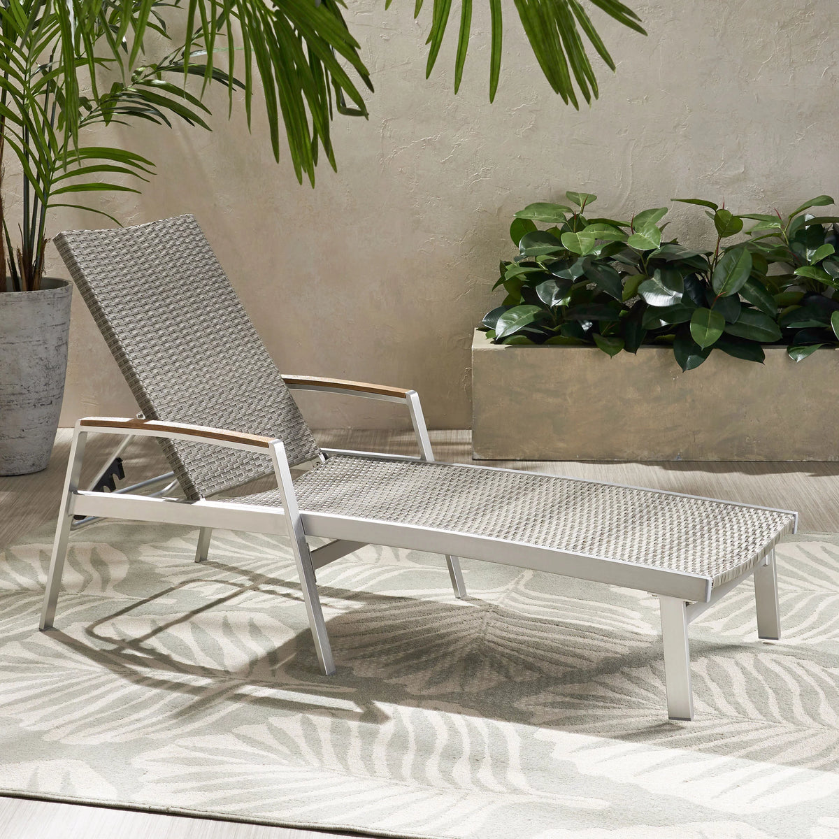 Outdoor Wicker and Aluminum Chaise Lounge T21805