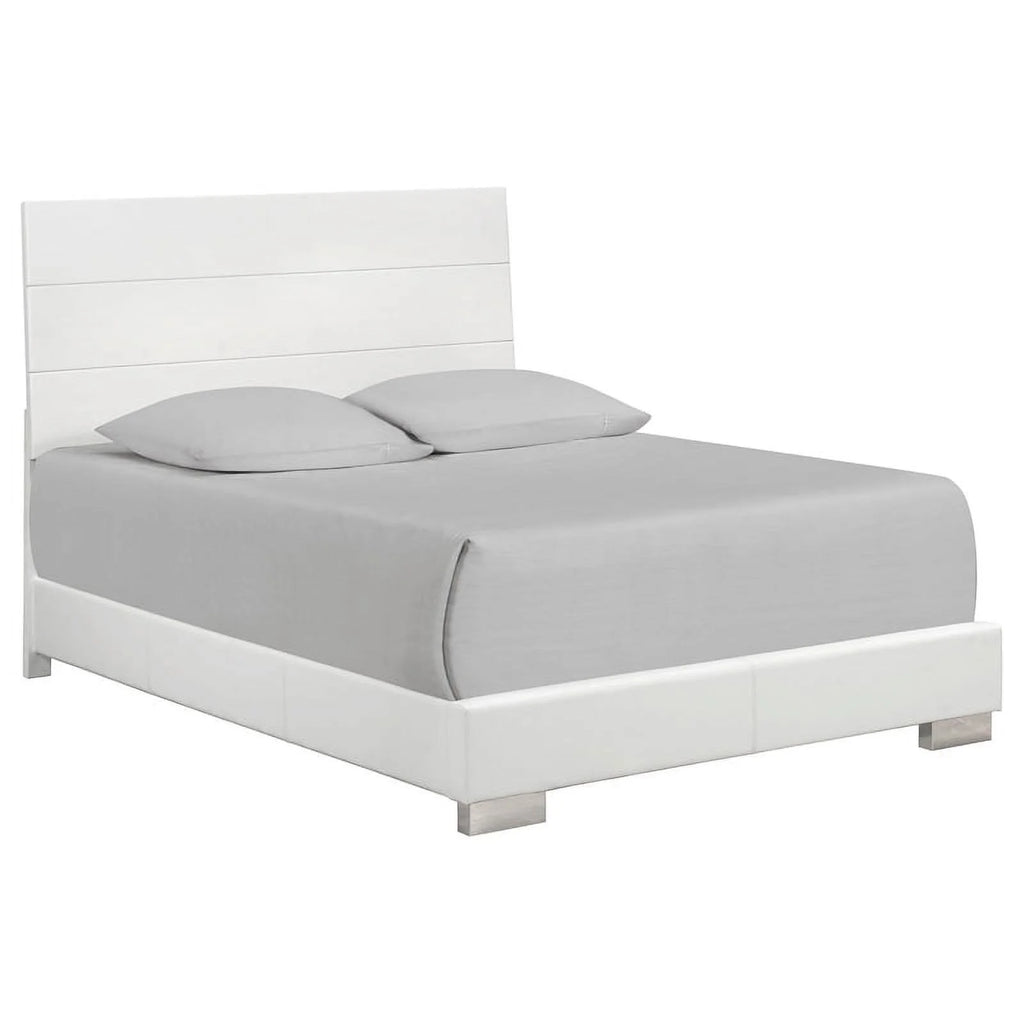 4-Piece Wood Eastern King Bedroom Set in Glossy White K5062