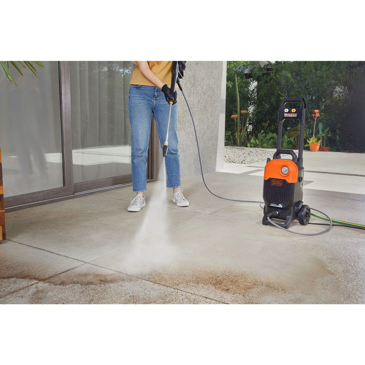 2000 Psi 1.2 Gpm Pressure Washer H2240