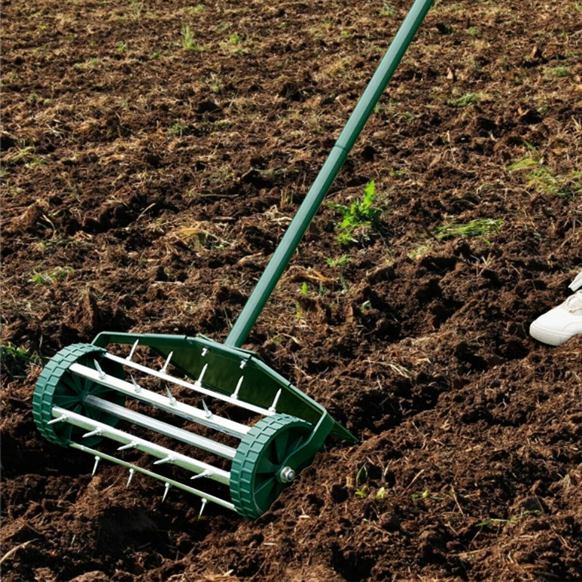 18-inch Rolling Lawn Aerator O508711