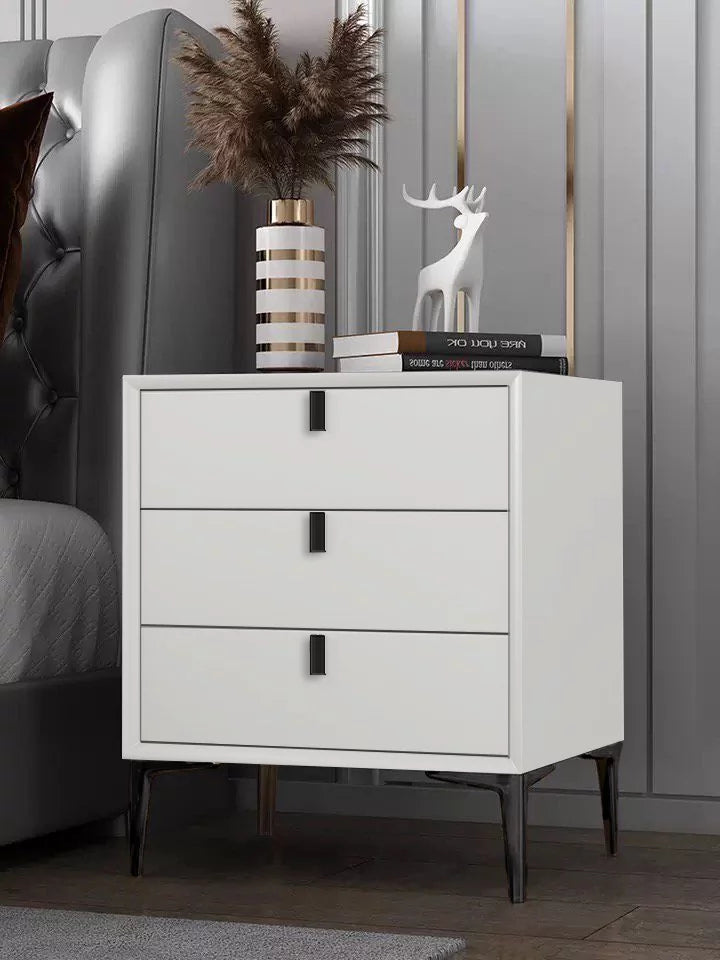 Solid Wood 3 Drawer Nightstand Z7206
