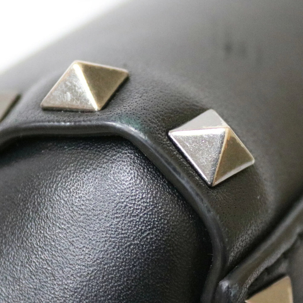 Pre-Owned Black Leather Shoulder Bag G854