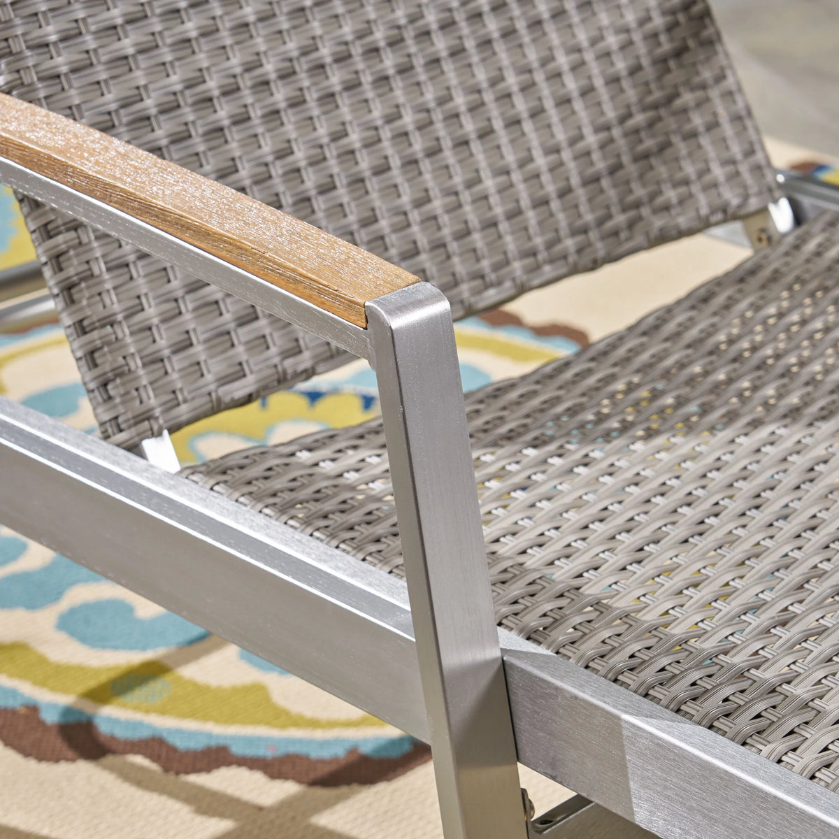 Outdoor Wicker and Aluminum Chaise Lounge T21805