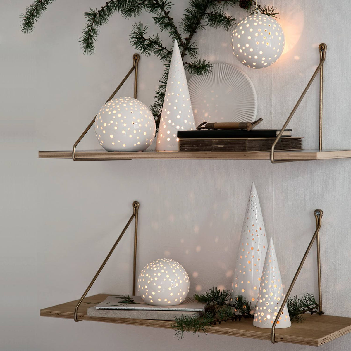 White Tealight Candle Ball 14 cm H780635